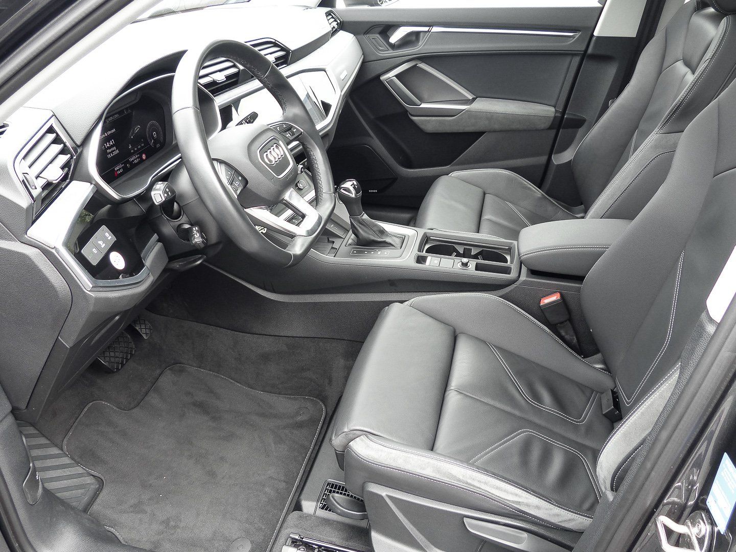 Audi Q3 Sportback 45 TFSI e S tronic S line Pano Sono foto 17