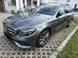 Mercedes-Benz Mercedes E300d T-Modell - Mercedes-Benz E 300 mit Diesel-Antrieb: Leder, Kombi