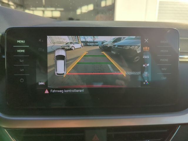 Fahrzeugabbildung SKODA Kamiq 1.0 TSI DSG Style NAV KOMFORT ACC TRAVEL A
