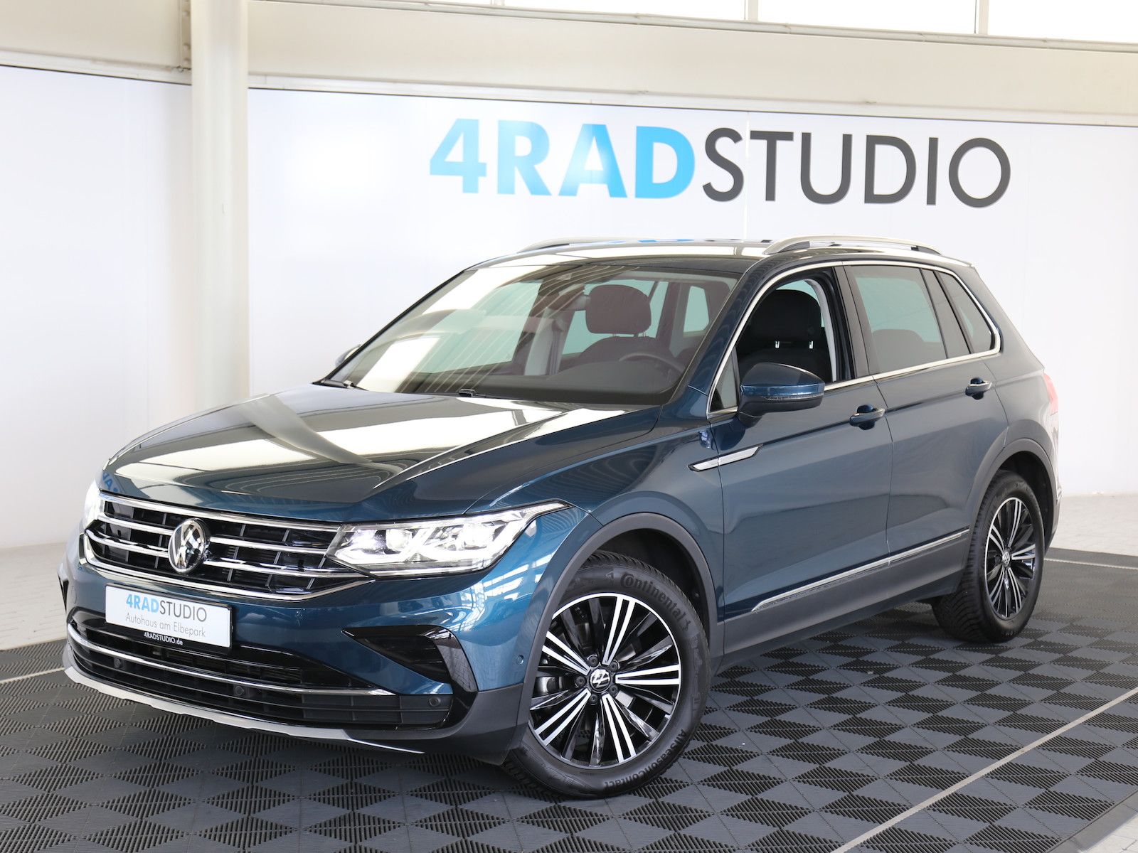 Volkswagen Tiguan DSG ELEGANCE LED MATRIX IQ ACC KAMERA