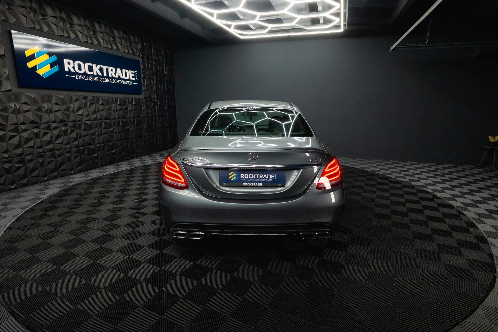 Fahrzeugabbildung Mercedes-Benz C 63 AMG Lim. | BURMESTER | LED | Top Zustand