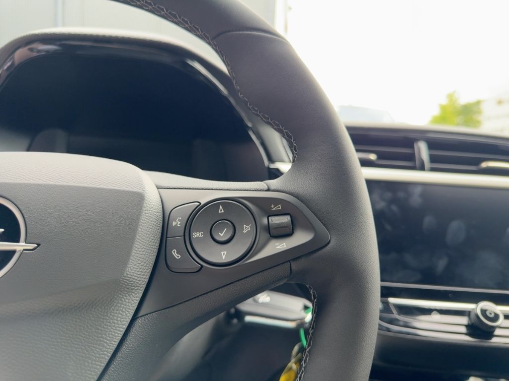 Fahrzeugabbildung Opel Corsa GS ALLWETTER  WINTERPAKET