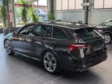 Skoda Octavia Combi 2.0 TDI DSG 4x4 RS Plus Navi AHK - Skoda Octavia mit Diesel-Antrieb: Allradantrieb, Kombi, 2.0