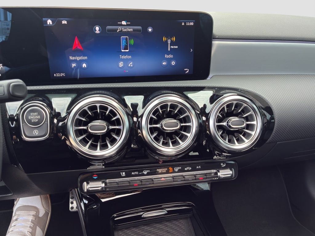 Fahrzeugabbildung Mercedes-Benz A 180 Kompaktlimousine AMG*PANO-SD*LED*DAB*K-GO*