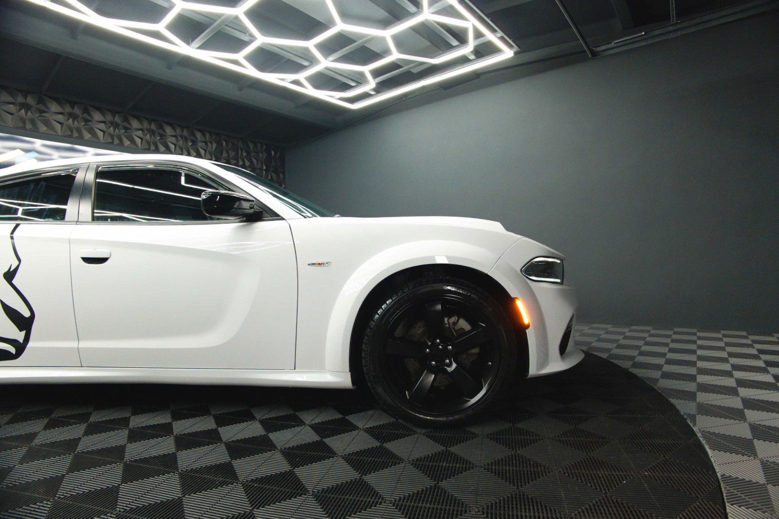 Fahrzeugabbildung Dodge Charger 3.6 4x4 SRT WIDE BODY ANGRY PANDA | LED