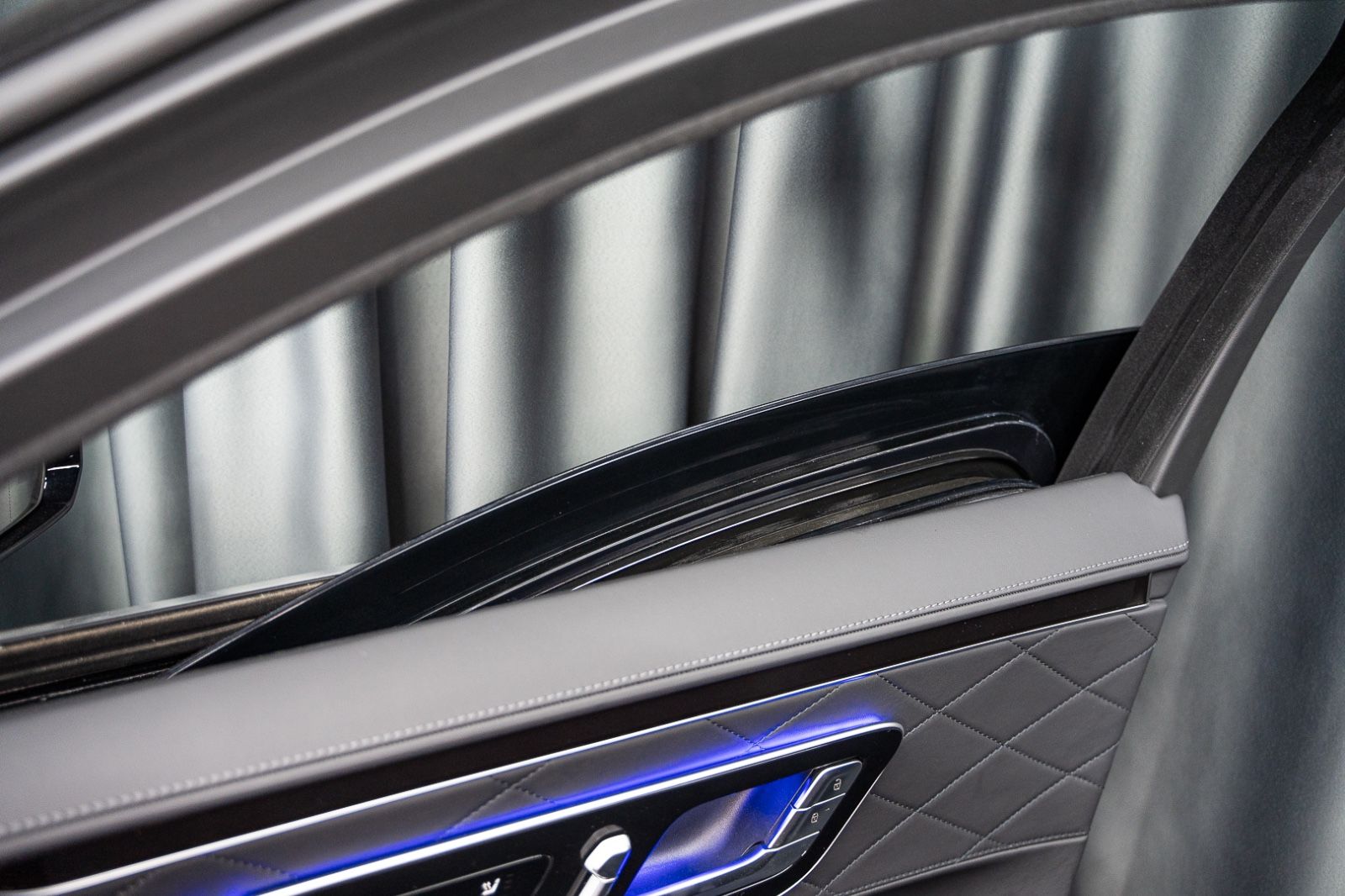 Fahrzeugabbildung Mercedes-Benz S 680 4M GUARD Armored VR10 FULL STOCK 2025
