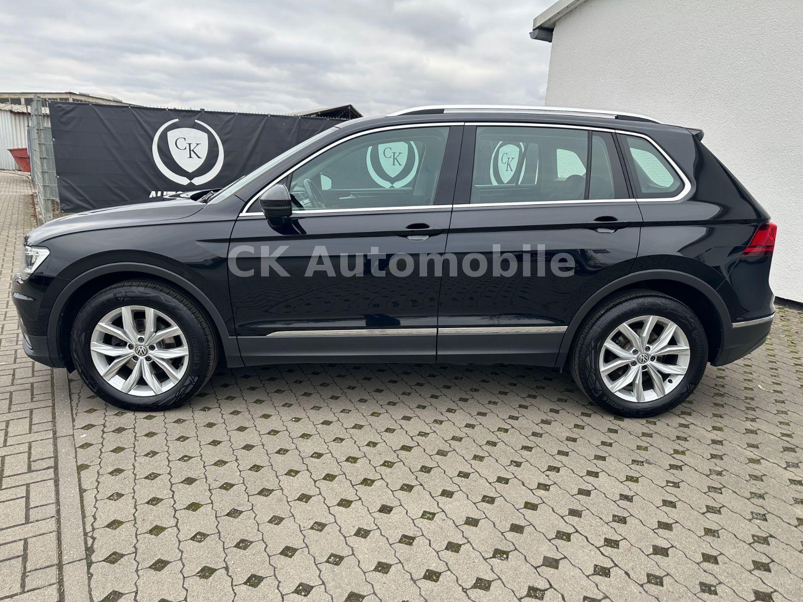 Fahrzeugabbildung Volkswagen Tiguan 2.0TDI Highline BMT 4Motion/DSG/Navi/LED