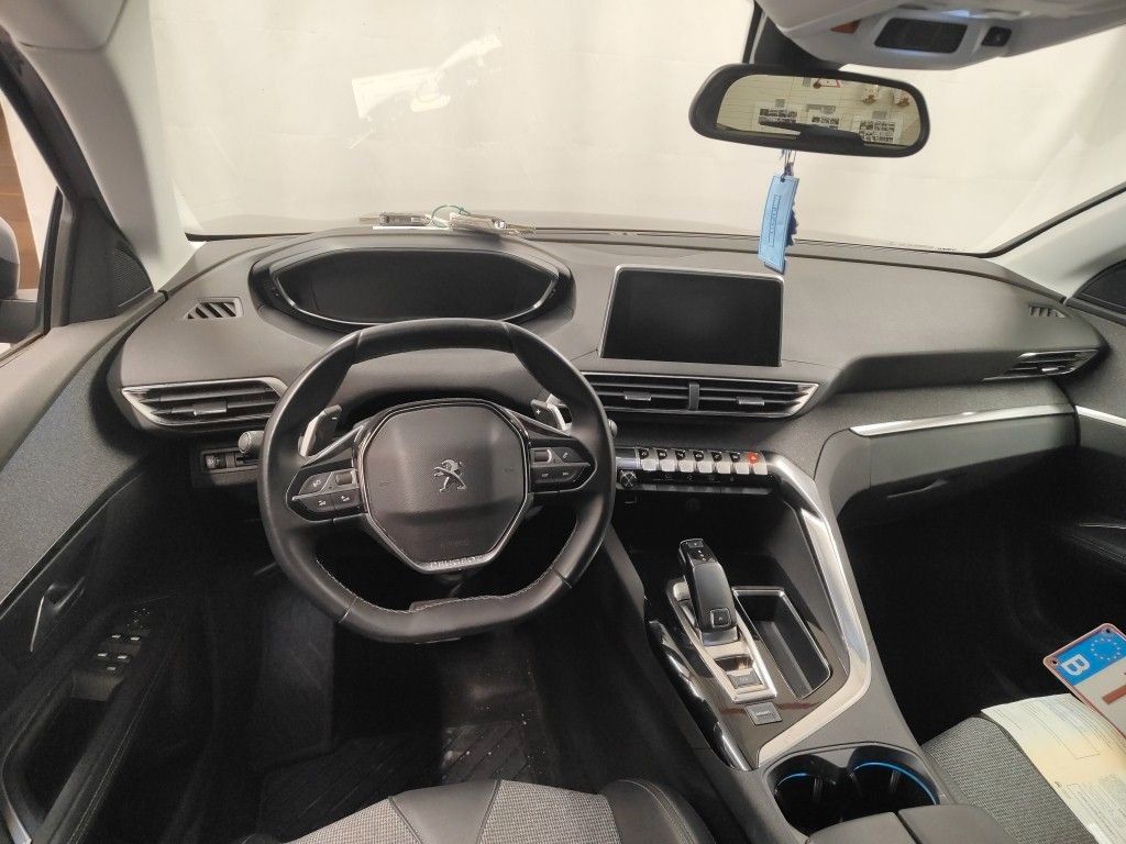 Fahrzeugabbildung Peugeot 5008 Allure 1.5D NAVI/LED/PDC/TEMPOMAT