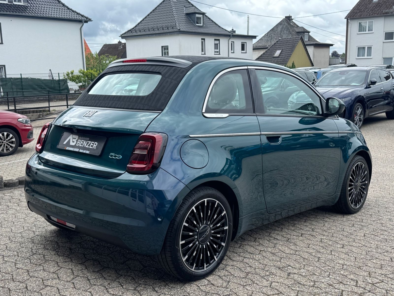 Fahrzeugabbildung Fiat 500 e La Prima/Leder/LED/R-Cam/ACC/Navi/SHZ