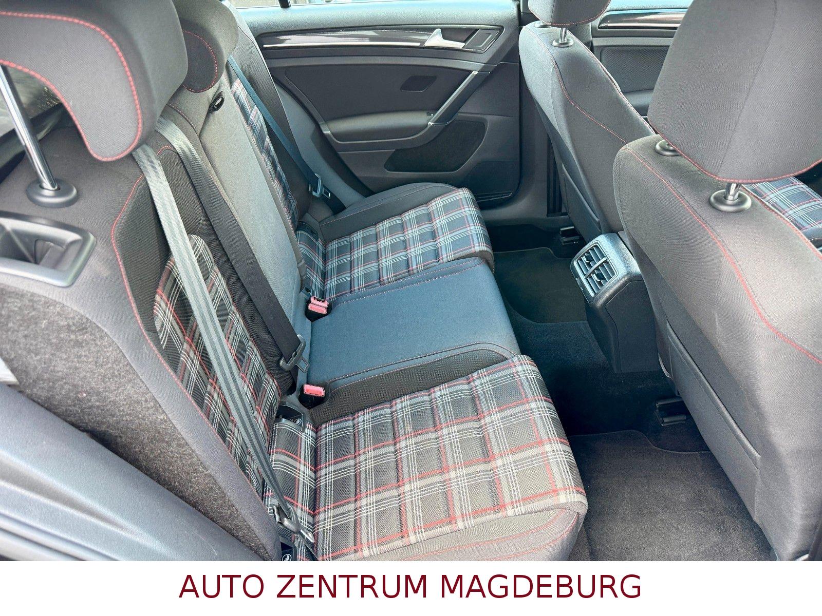 Volkswagen Golf VII Lim. GTI *BI-XENON*STANDH*DCC*TEMPOMAT*