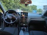 Mercedes-Benz - Mercedes-Benz Vito mit Benzin-Antrieb