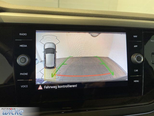 Polo 1.0 TSI DSG R-Line NAVI KLIMA REAR VIEW 17