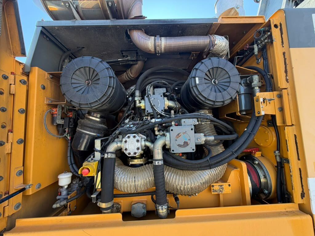 Fahrzeugabbildung Liebherr LRB 125 Ramm- und Bohrgerät Klima/Radio