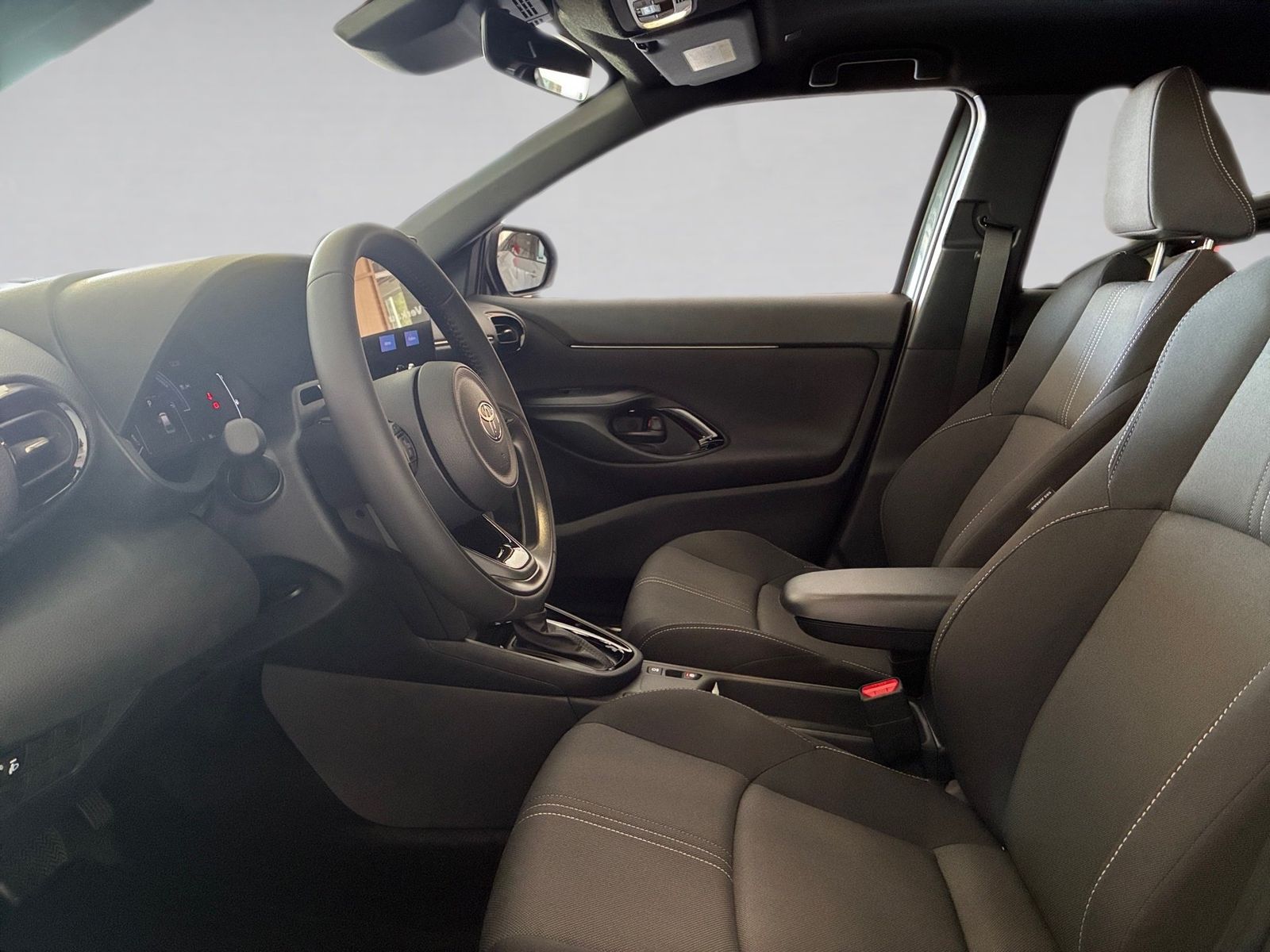 Fahrzeugabbildung Toyota Yaris Cross 5-türig Teamplayer 1.5 VVT-i Hybrid