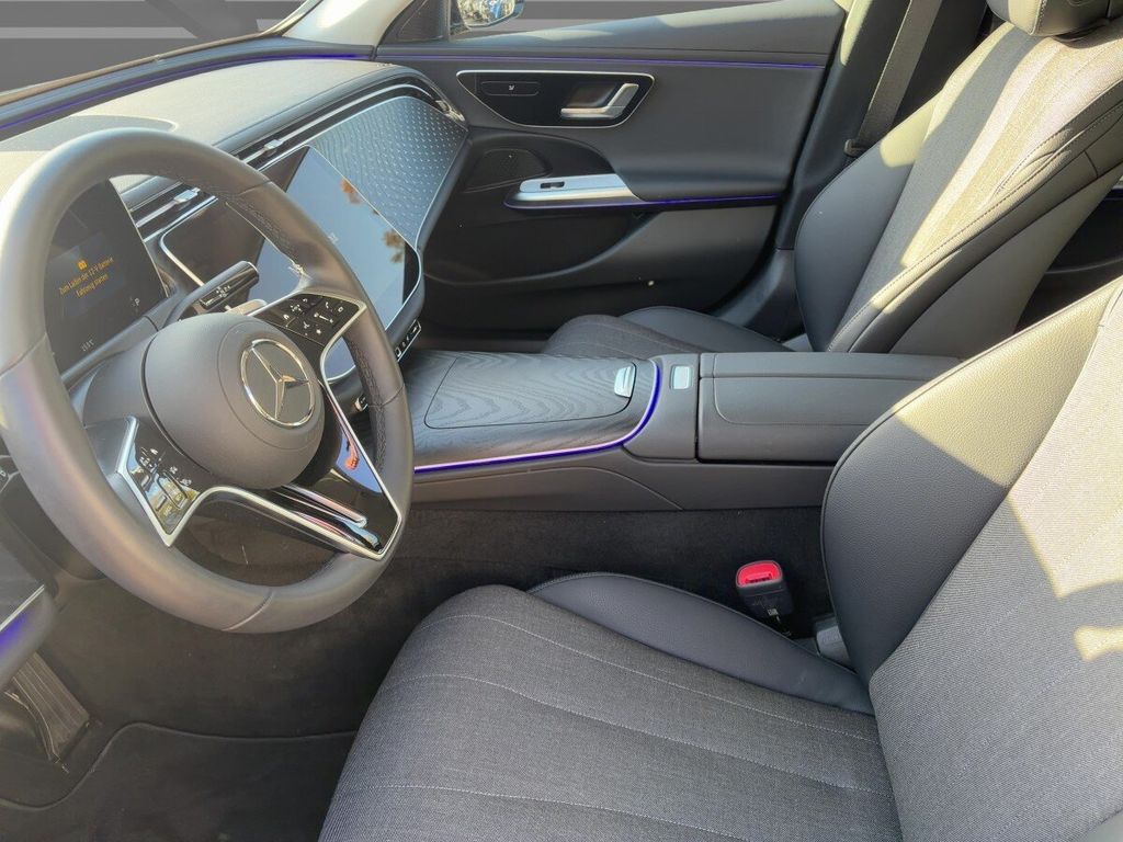 MERCEDES-BENZ E-Class 2025
