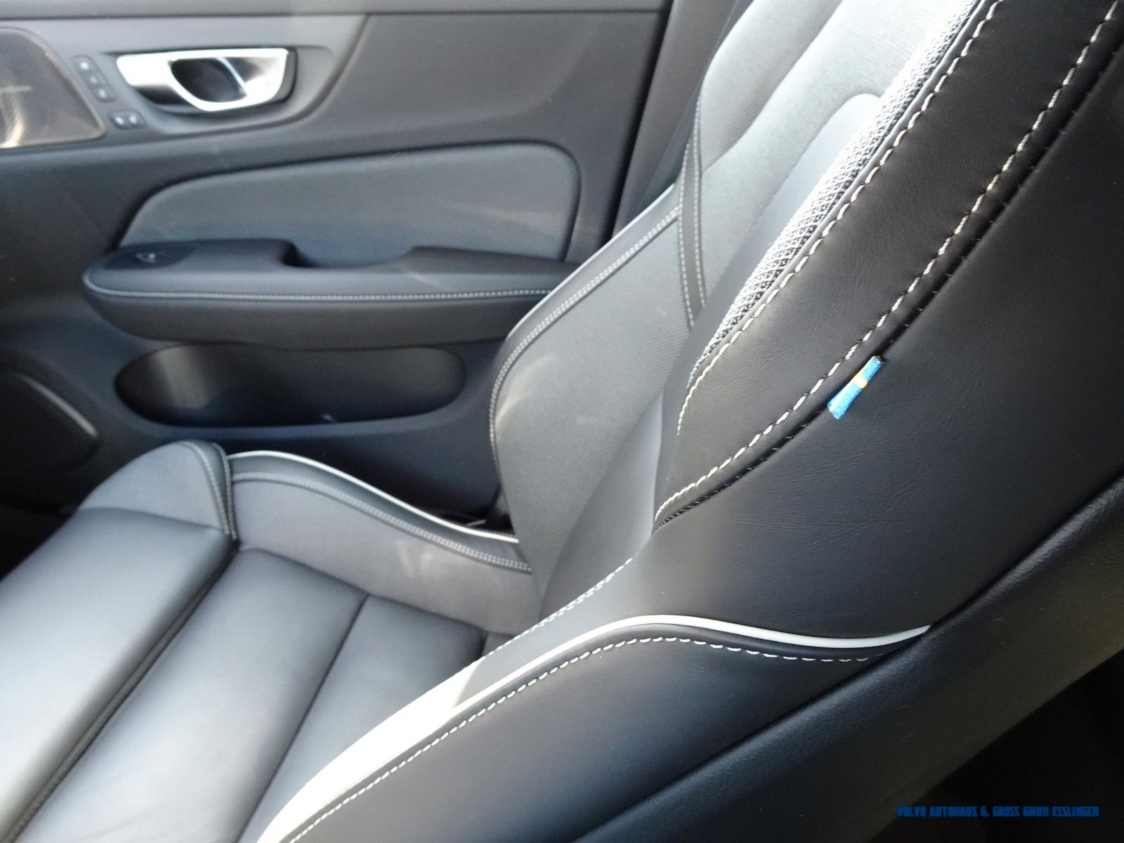 Volvo V60 T6 AWD Recharge Geartronic Plus Dark foto 16