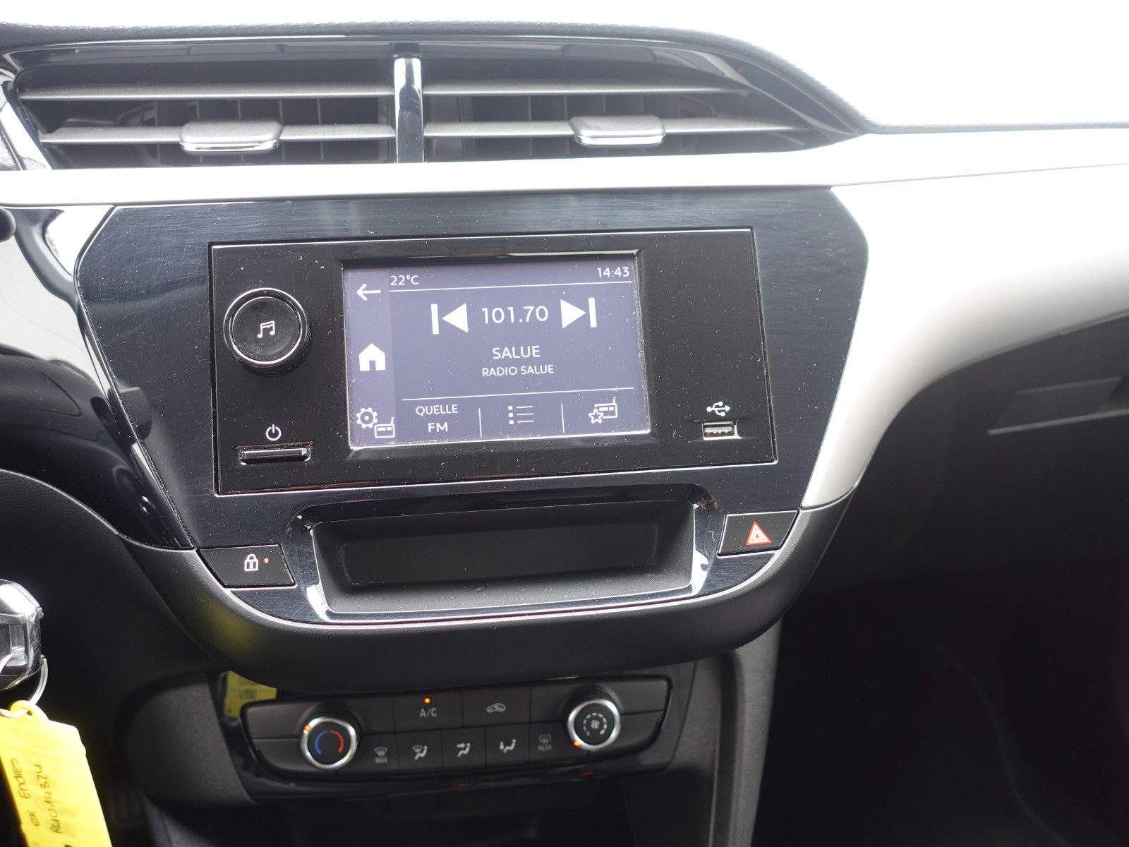 Fahrzeugabbildung Opel Corsa 1.2 Turbo Edition  16"Alu-Felgen,Klima,USB