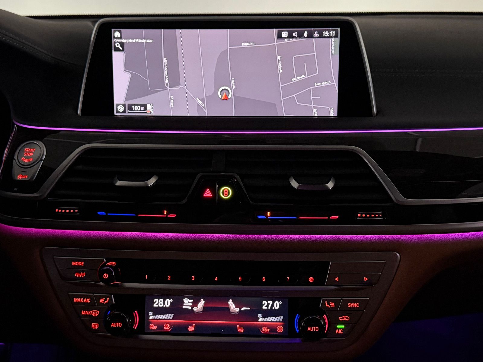 Fahrzeugabbildung BMW 740 d xDrive M SPORT/LASER/HuD/ACC/AHK/LIVE PLUS