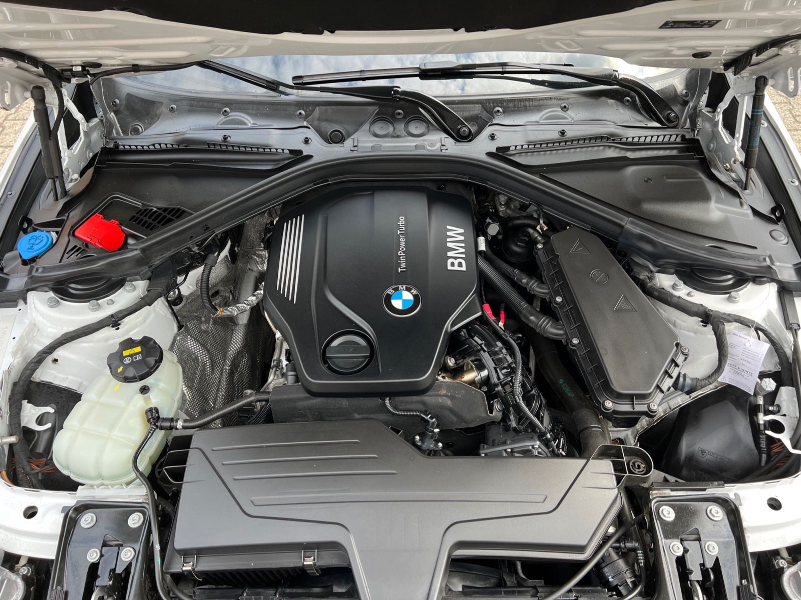 Fahrzeugabbildung BMW 420 Baureihe 4 Coupe 420 d  1-HAND LED NAVI