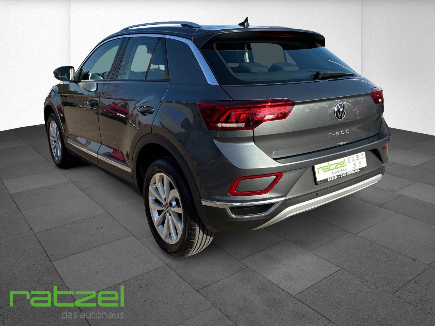 Fahrzeugabbildung Volkswagen T-Roc Style 1.5 l TSI DKG Dig. Cockpit LED ACC E