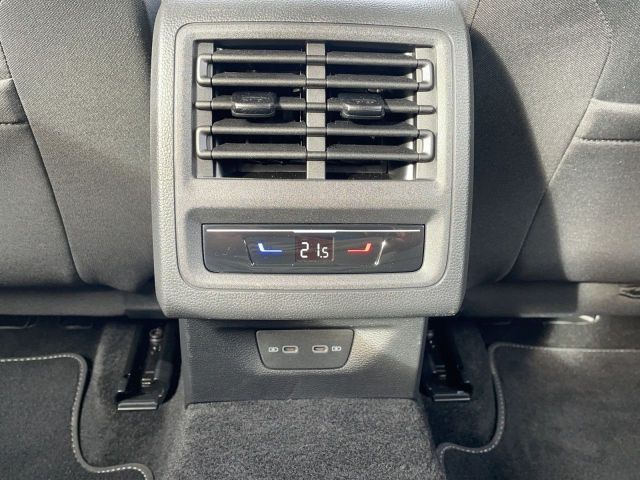Golf VIII Variant Life 1.5 eTSI Bluetooth Navi
