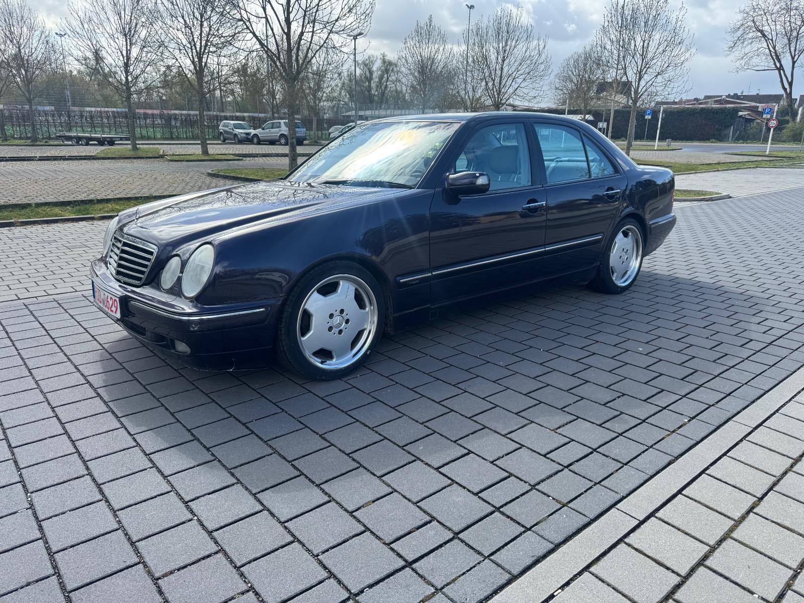 Mercedes-Benz E 320 CDI AVANTGARDE
