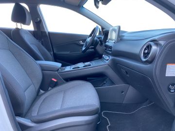 Hyundai Kona Elektro Select 39,2 kWh Kam.+OBC+Navi+SHZ