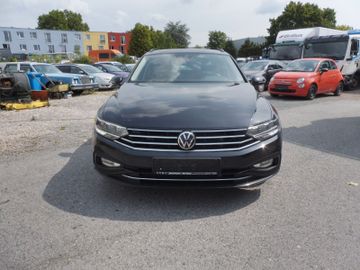 Volkswagen Passat Variant - 2