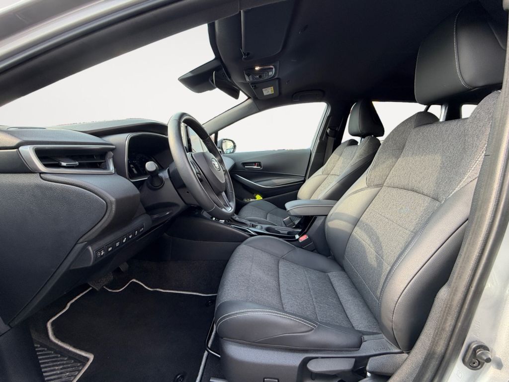 Fahrzeugabbildung Toyota Corolla 1.8 Hybrid Touring Sports Teamplayer