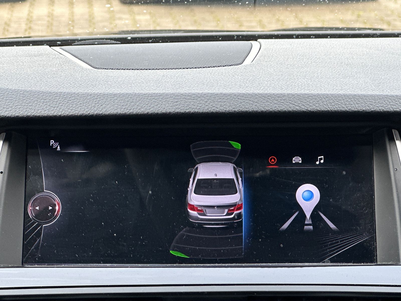 Fahrzeugabbildung BMW 520 d Limousine Aut. NAV+XEN+GLASDACH+PDC+HIFI