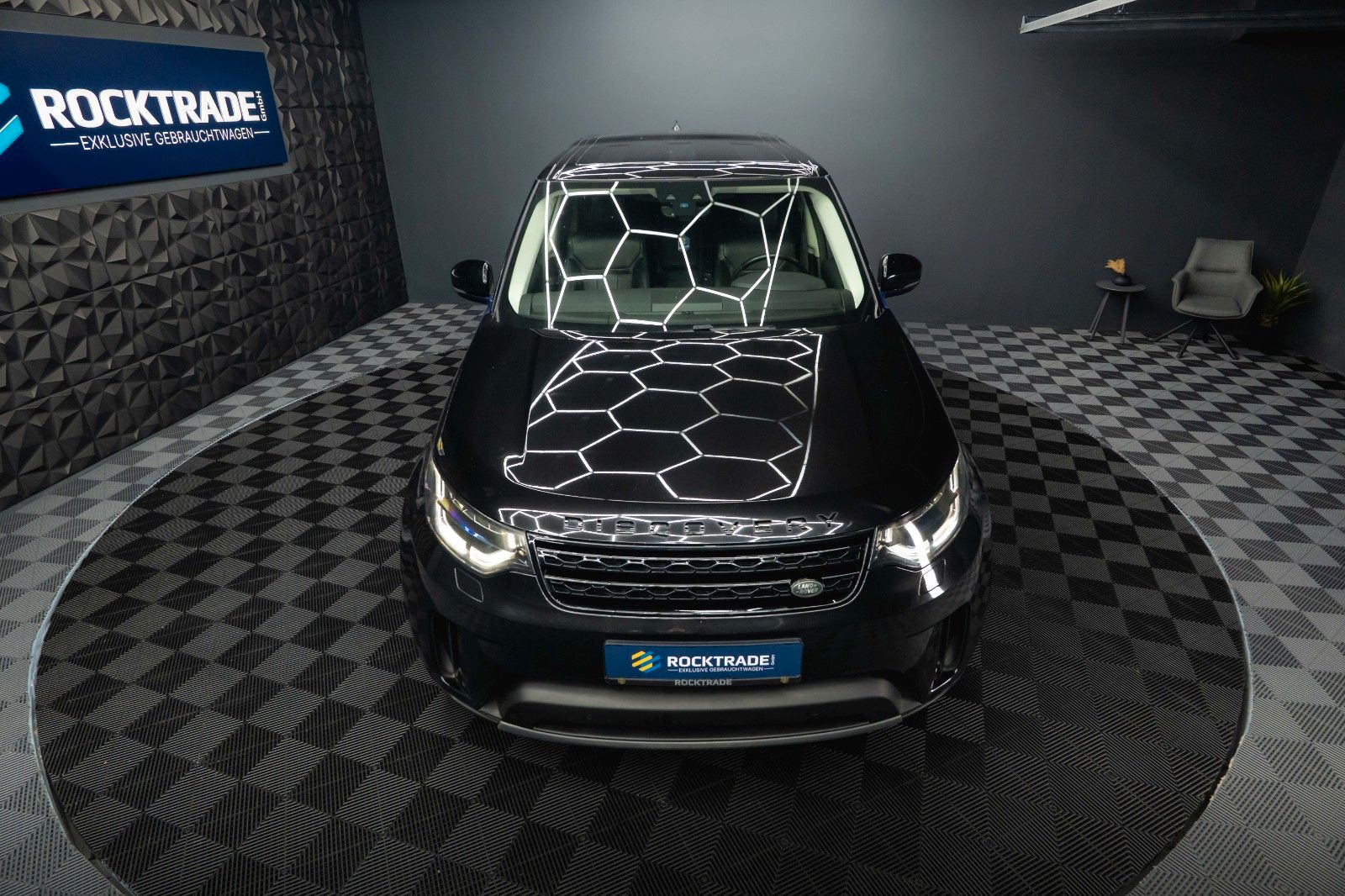 Fahrzeugabbildung Land Rover Discovery 5 2.0 TD SD4 HSE BLACK 4x4 *AHK*LED*