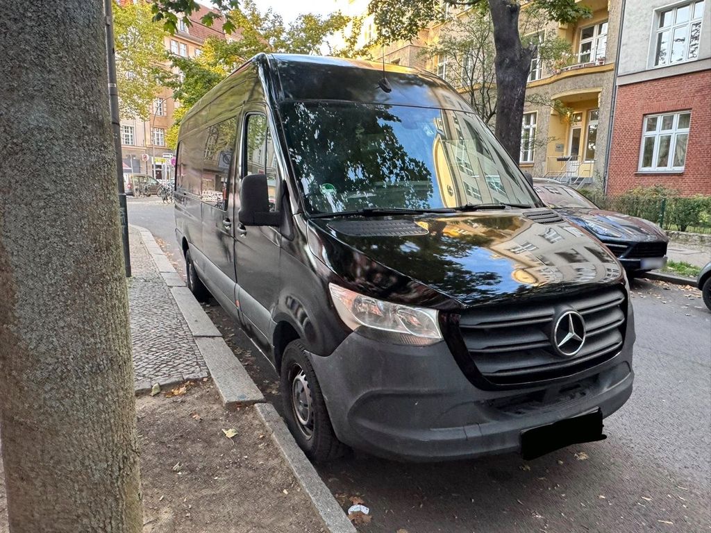 Image of Mercedes-Benz eSprinter