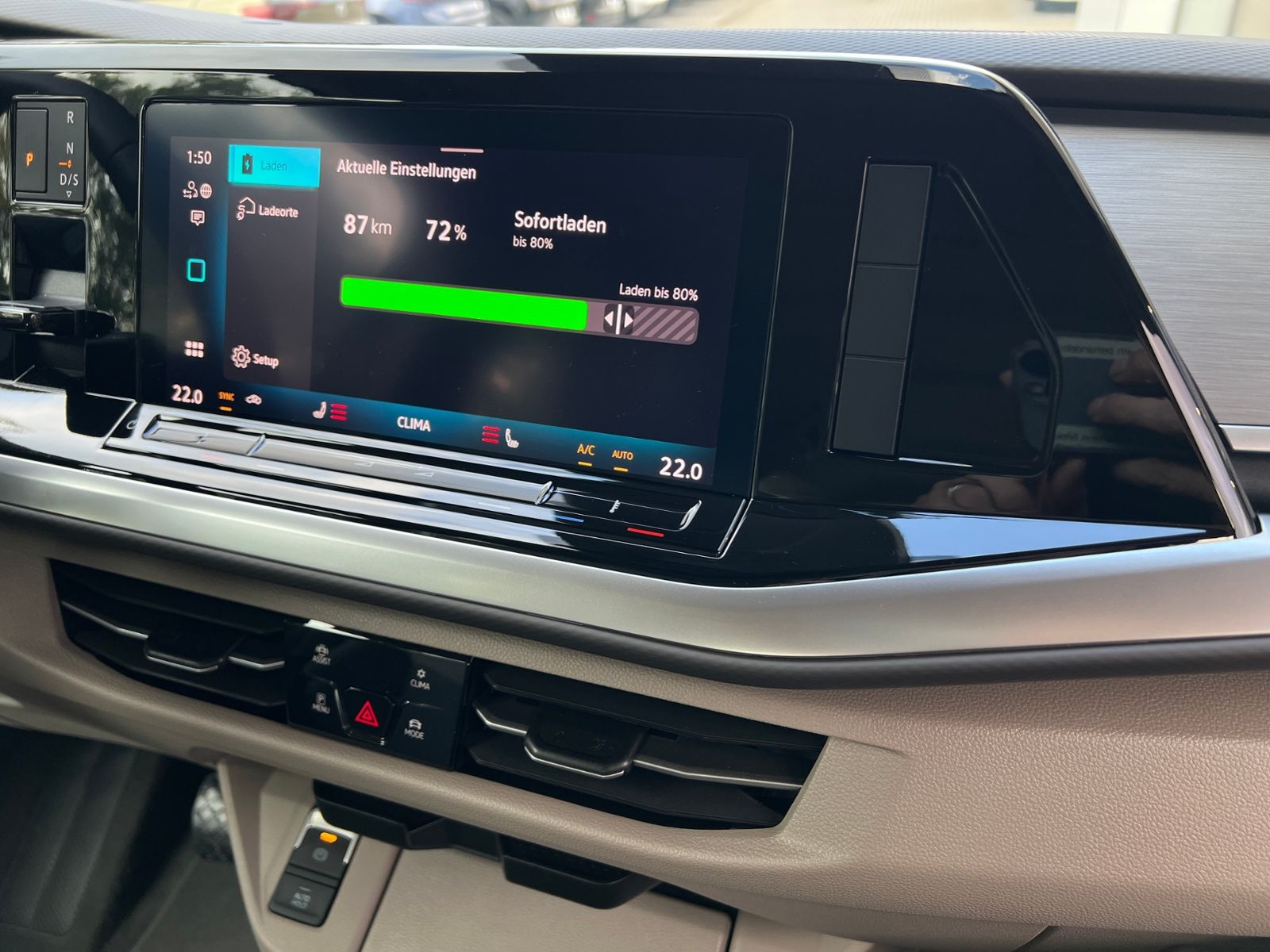 Fahrzeugabbildung Volkswagen Multivan T7 Life 1.5 TSI eHybrid 4MOTION DSG *AH
