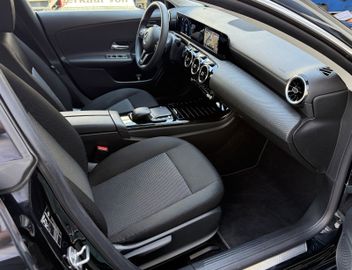Mercedes CLA 180 Shooting Brake - 11
