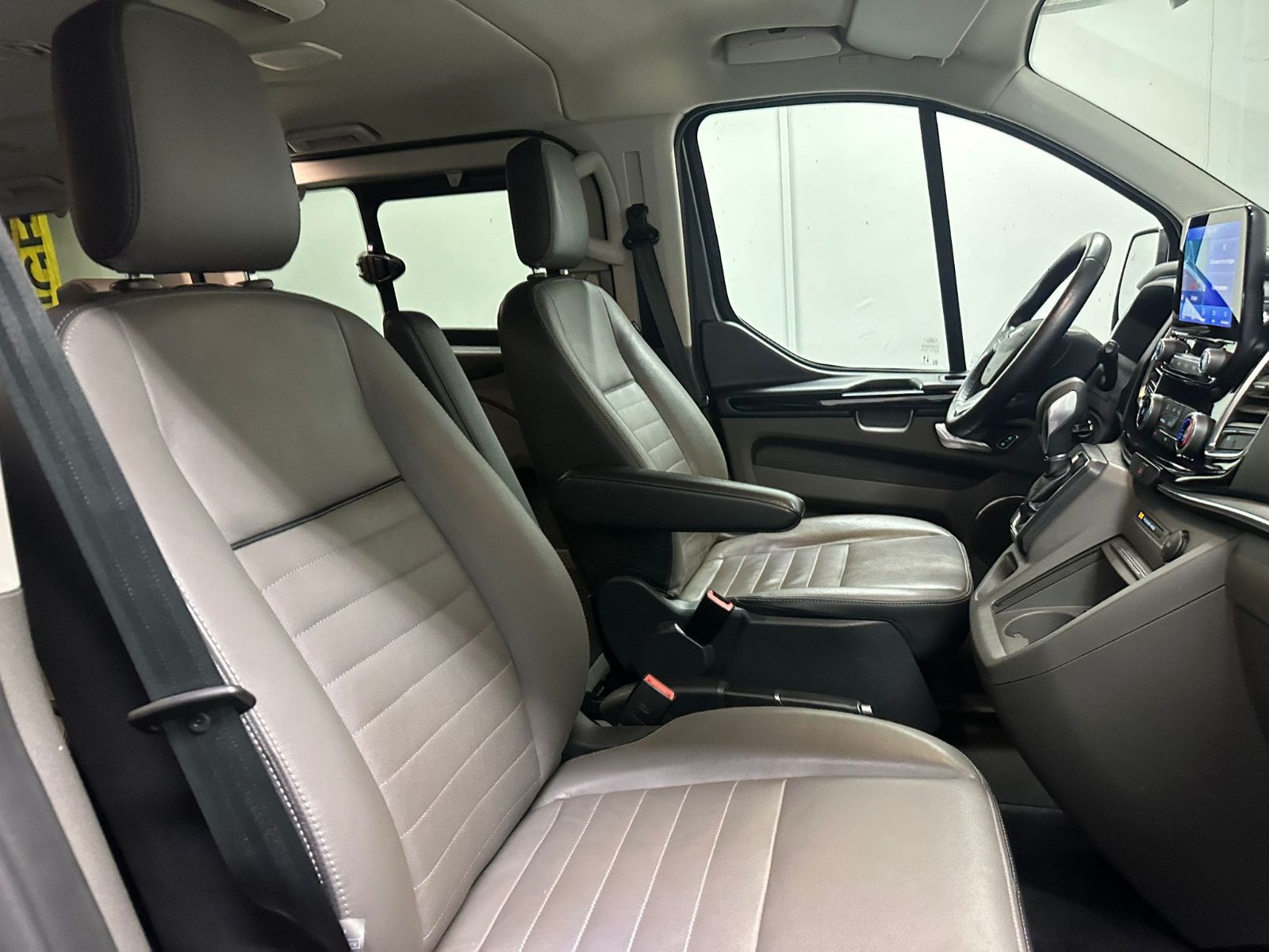 Fahrzeugabbildung Ford Tourneo Custom  320 L2H1 Titanium X*ACC*SDH*2KLI