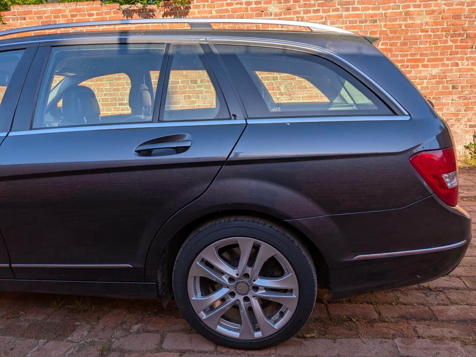 Mercedes-Benz C220 2014 — photo 16