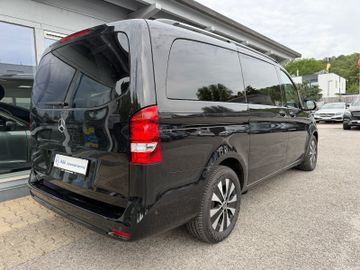 Mercedes V 220 - 5