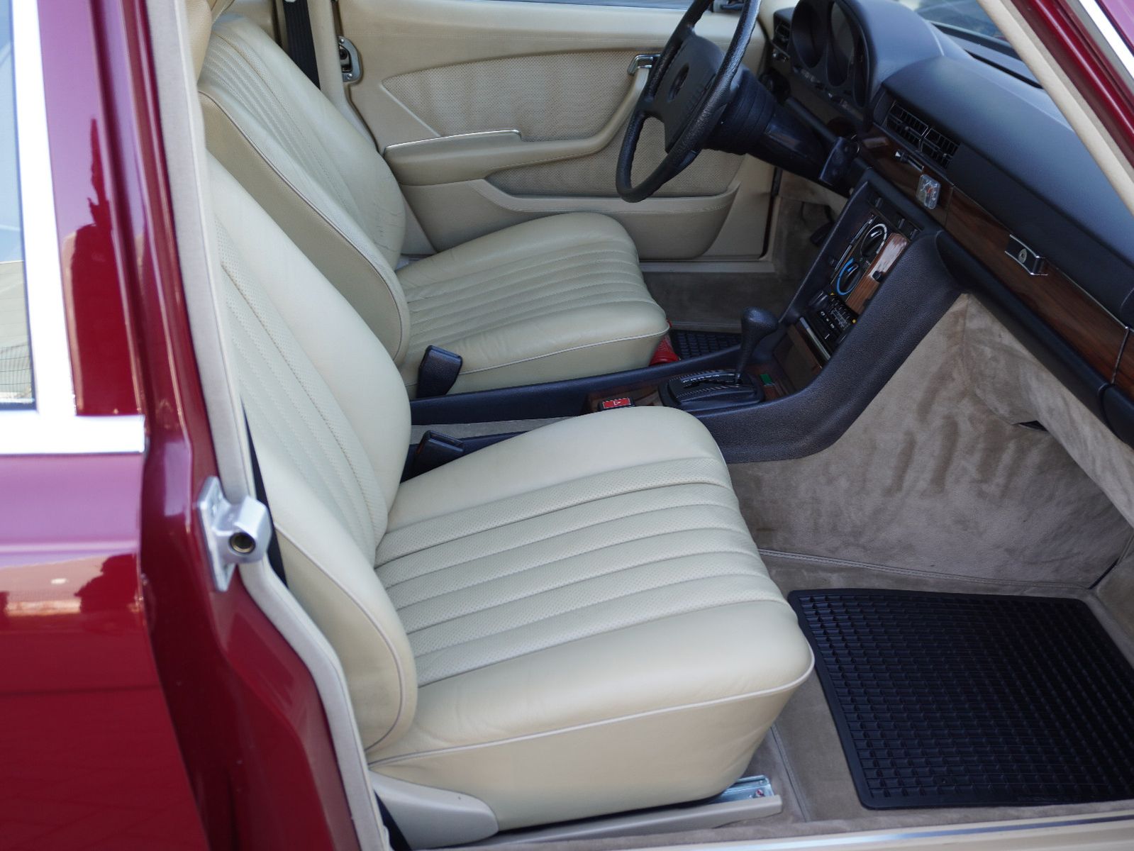 Fahrzeugabbildung Mercedes-Benz 280 SE W 116 *50 TKM*