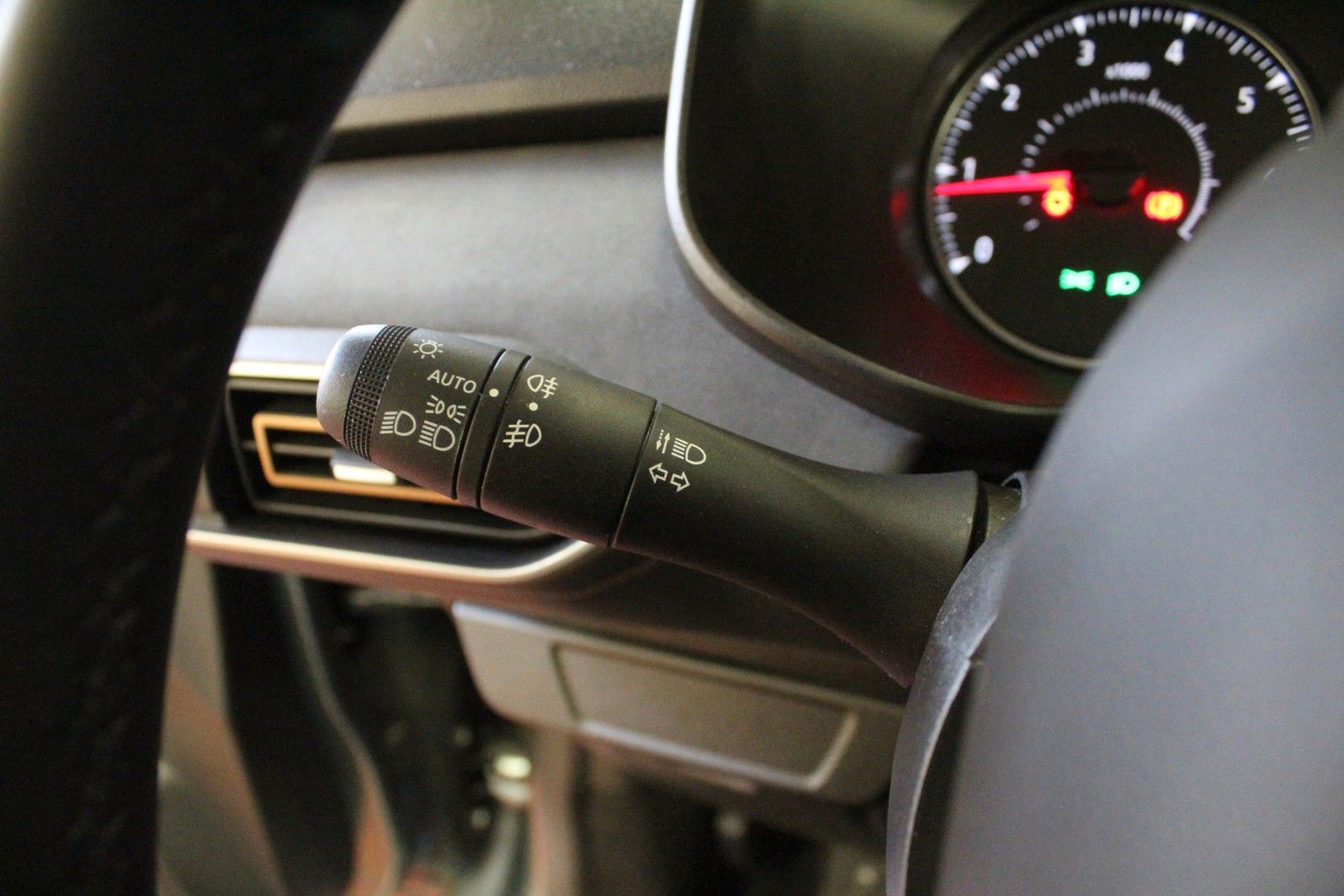 Fahrzeugabbildung Dacia Jogger TCE 110 Extreme+ 5-Sitzer *AHK*