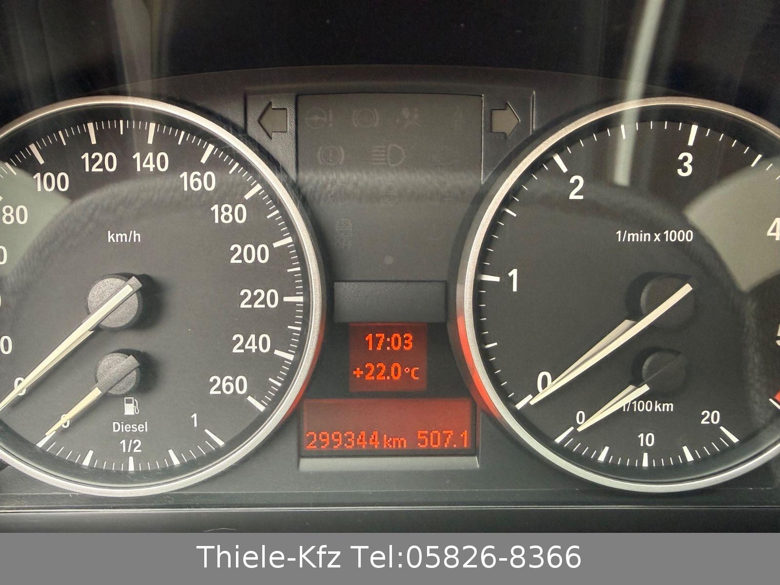 BMW 320 2012 — photo 13