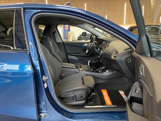 BMW 118 d Sport Line *LED*PDC*CARPLAY*TOUCH*SHZ*TEMP