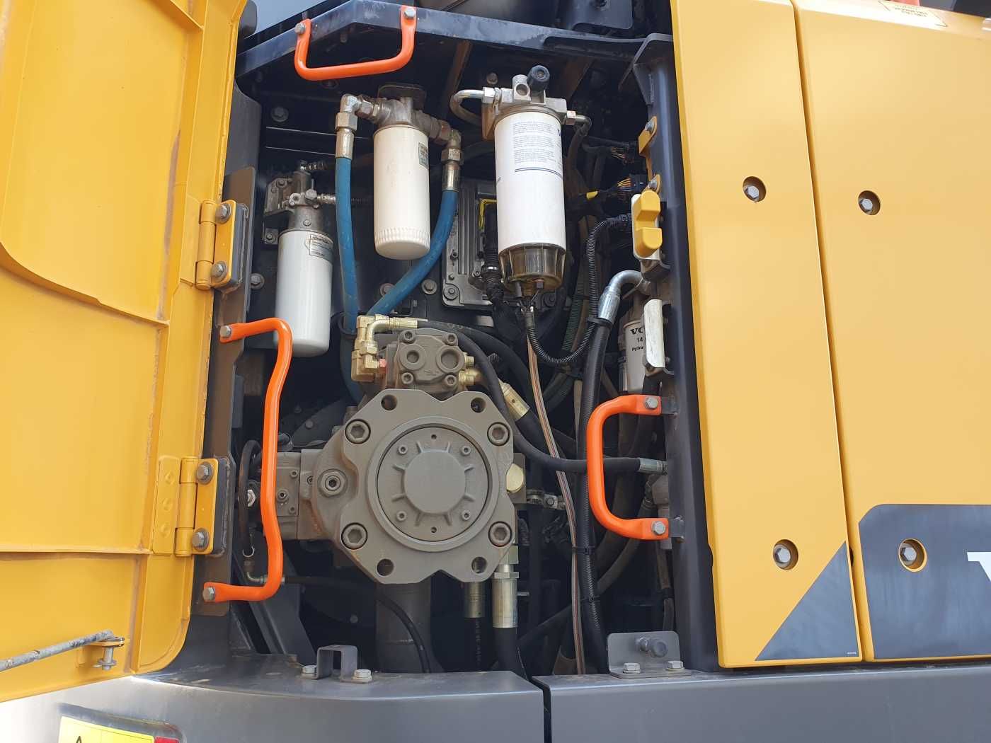 Fahrzeugabbildung Volvo ECR 355E NL / nur 534h! / HS25 / Schild / 1x TL