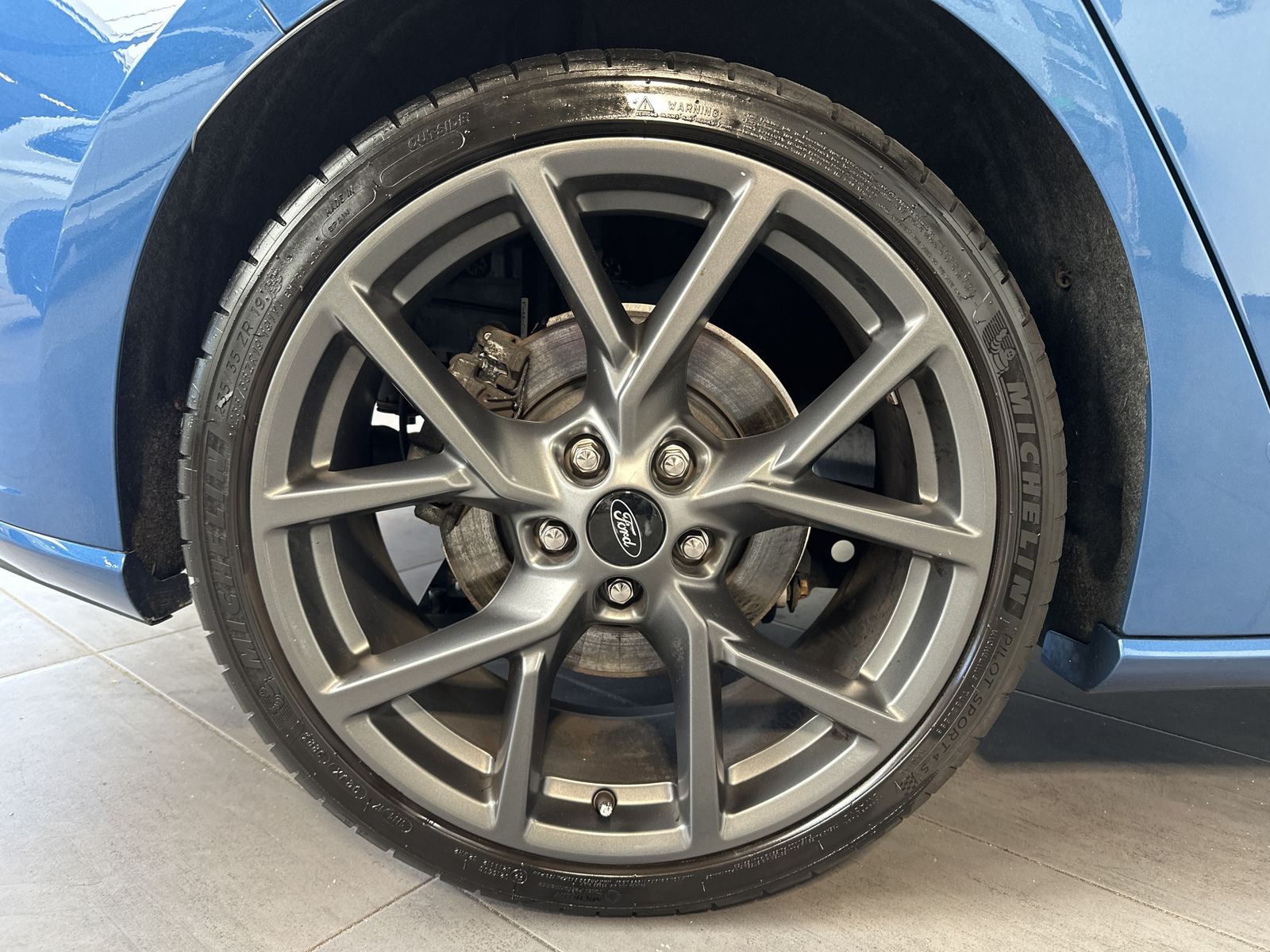 Fahrzeugabbildung Ford Focus 2.0 EB ST NAV+LED+AHK+ACC+VCOCKPIT+B&O+1HD