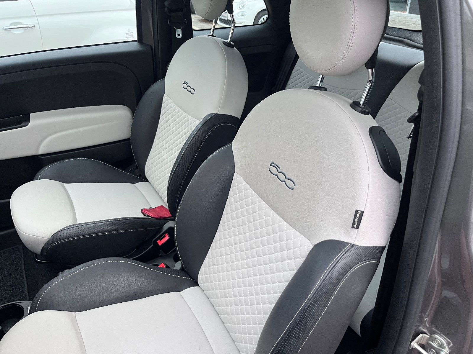 Fahrzeugabbildung Fiat 500 Dolcevita Hybrid