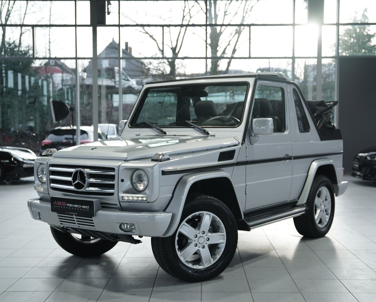 MERCEDES-BENZ G 320