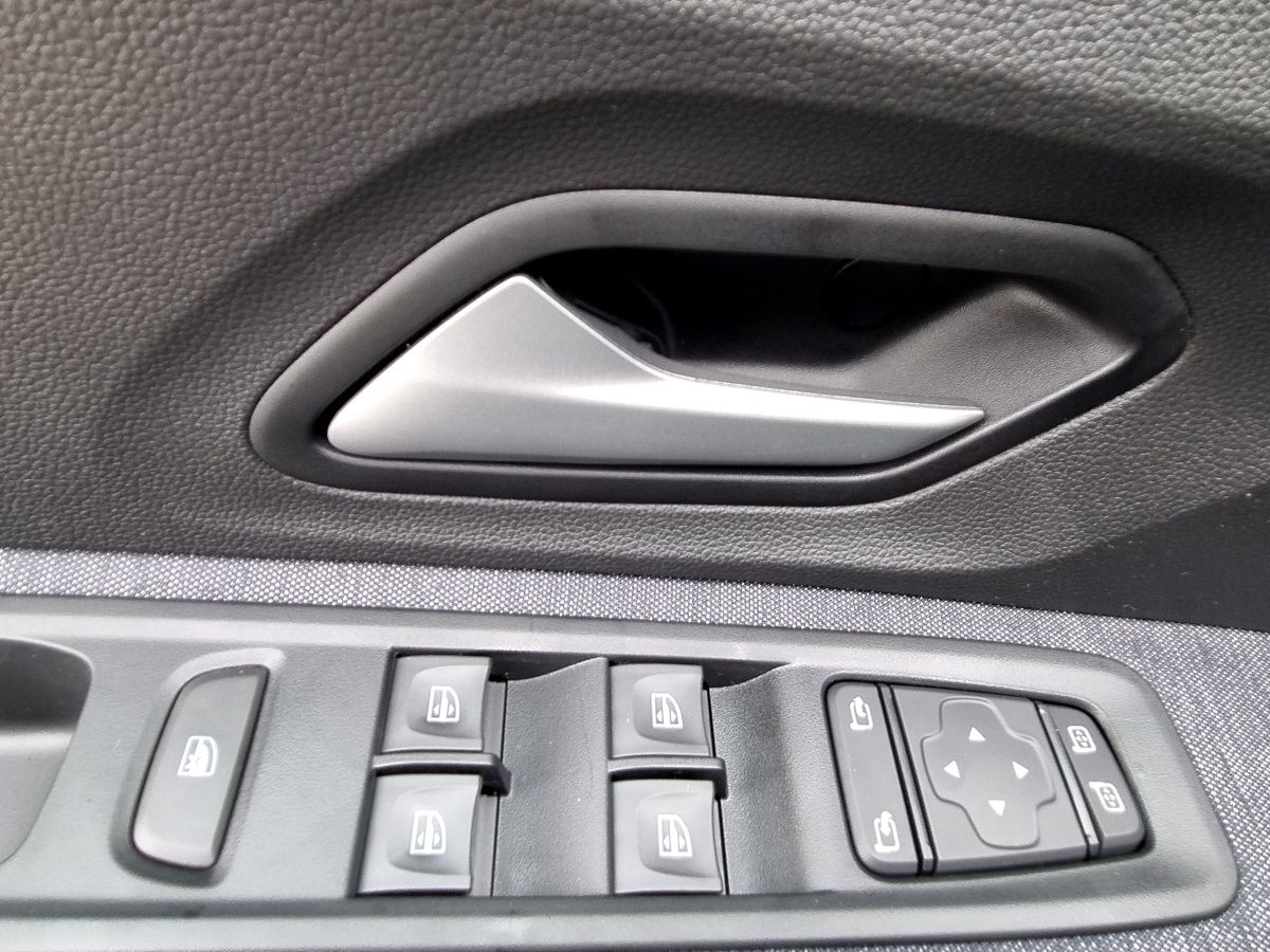 Fahrzeugabbildung Dacia Sandero Journey TCe 100