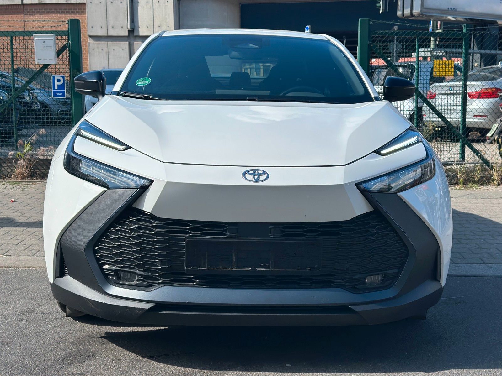 Toyota C-HR Hybrid FWD Business Edition imagem 2