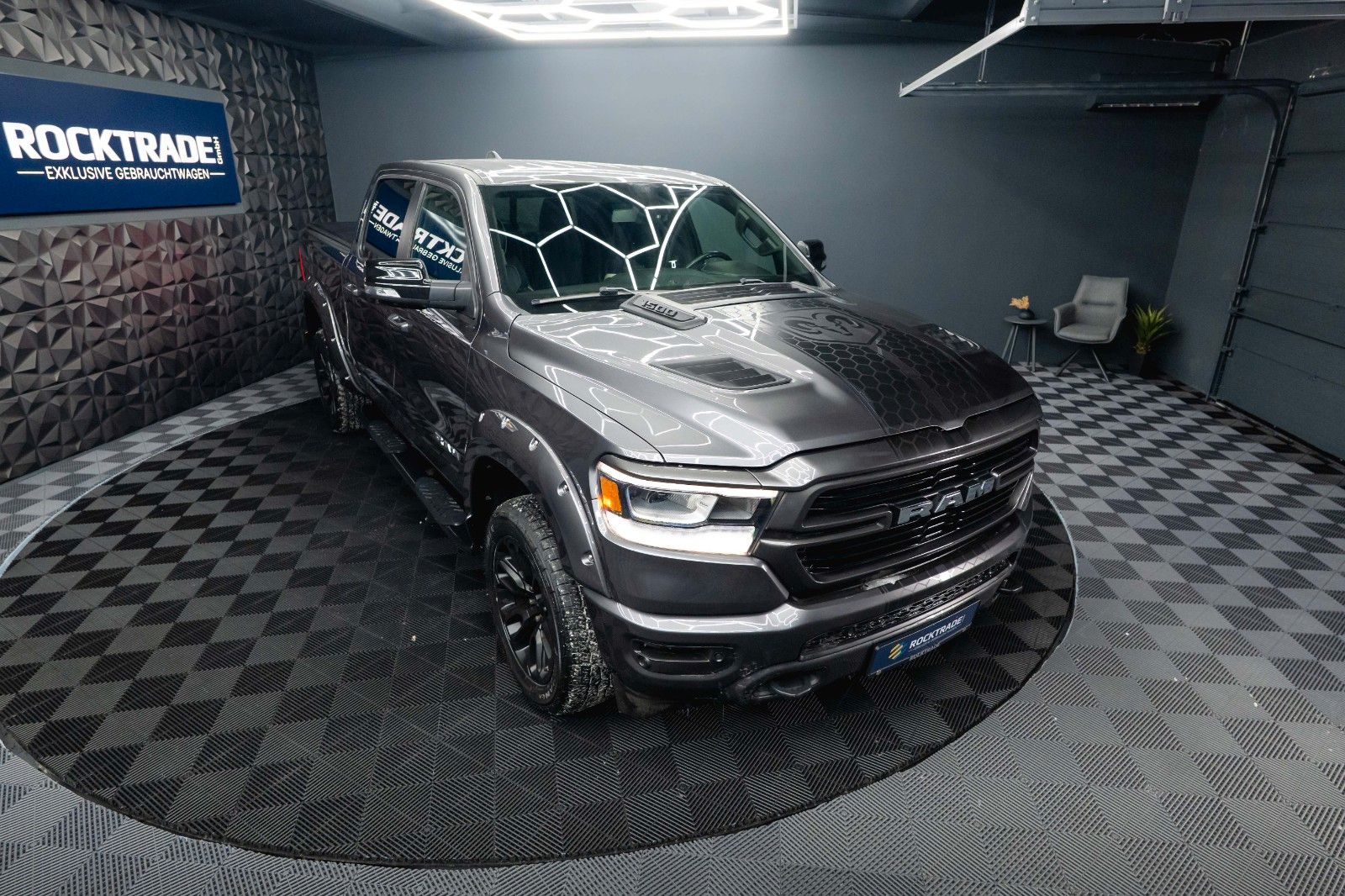 Fahrzeugabbildung Dodge RAM 5.7 V8 HEMI 4x4 LARAMIE Offroad AxleLock 19%