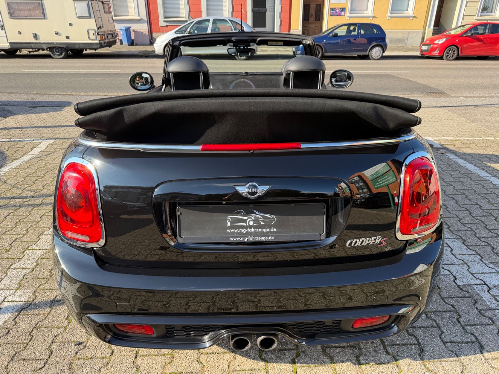 Fahrzeugabbildung MINI Cooper S Cabrio NAVI PDC LEDER H&K 1-HAND