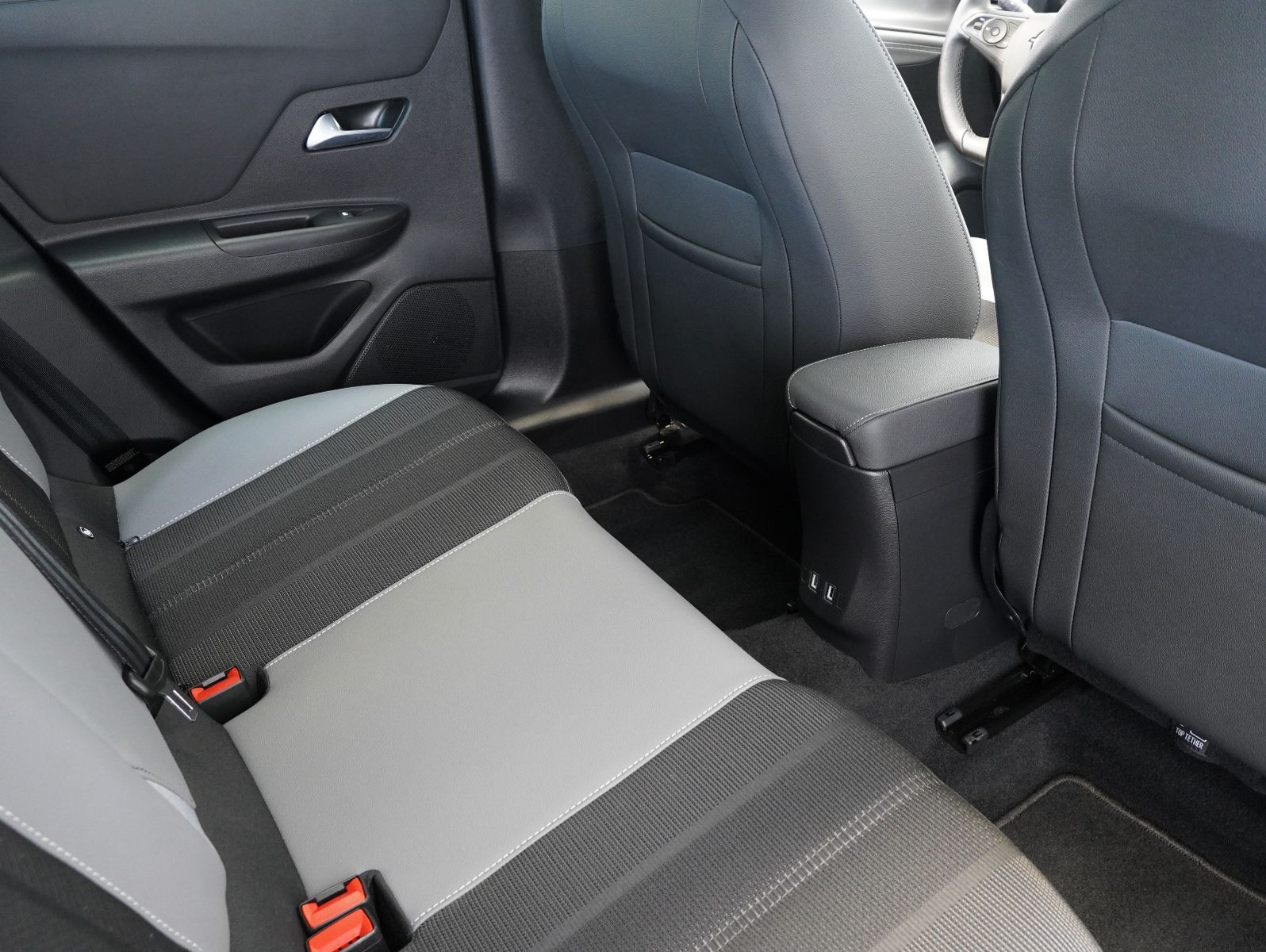 Fahrzeugabbildung Opel Mokka-e Elegance 50KWH/11KW/WÄRMEPUMPE/SOH